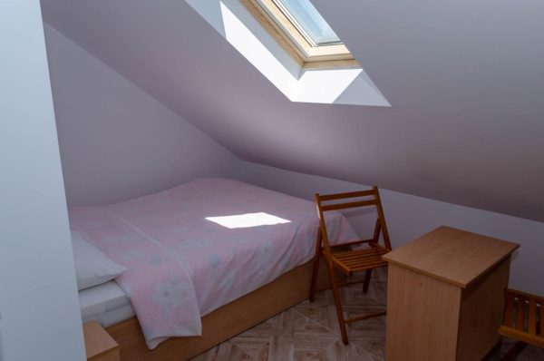 Mansarda mica cu baie proprie - Transilvania - Cluj - Cluj-Napoca